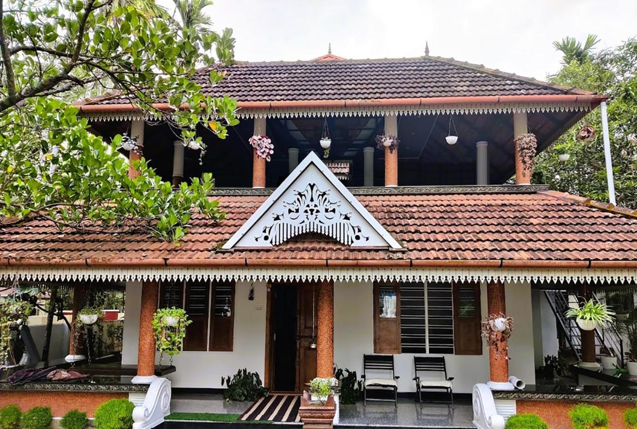Mi Casa Tu Casa Homestay Kochi Eksteriør billede